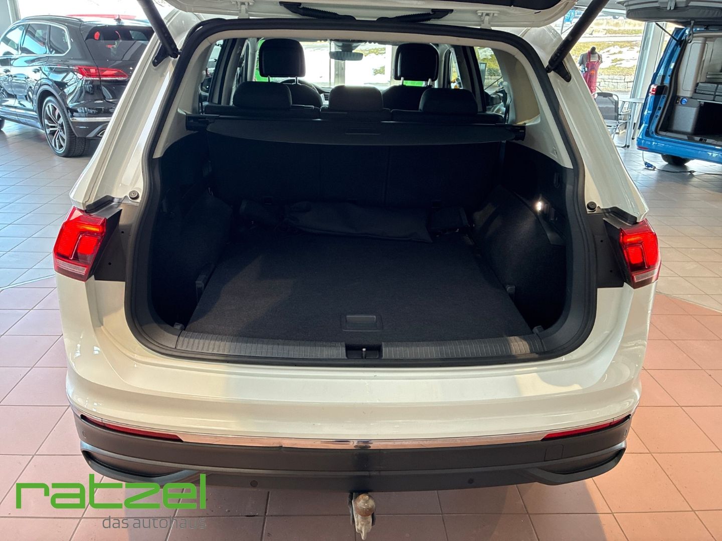 Fahrzeugabbildung Volkswagen Tiguan Allspace 2.0 TDI DSG Life AHK+LED+ACC Dig