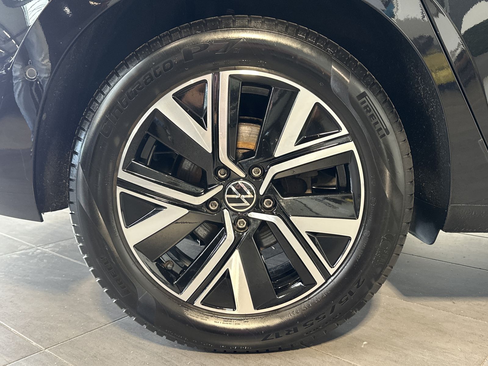 Fahrzeugabbildung Volkswagen Touran 1.5 TSI ACT DSG HL NAV+LED+AHK+ACC+KAM+PP