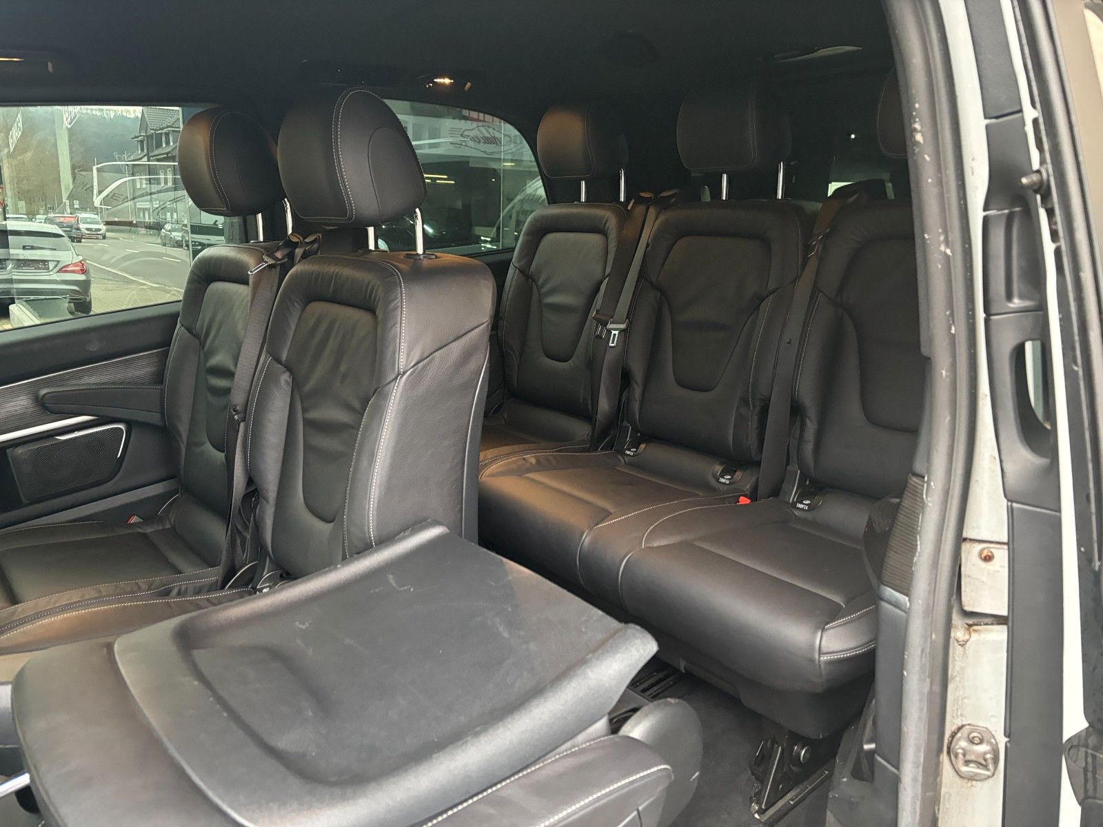 Fahrzeugabbildung Mercedes-Benz V 250d *8-Sitzer*Burmester*Ambiente*360°*Memory