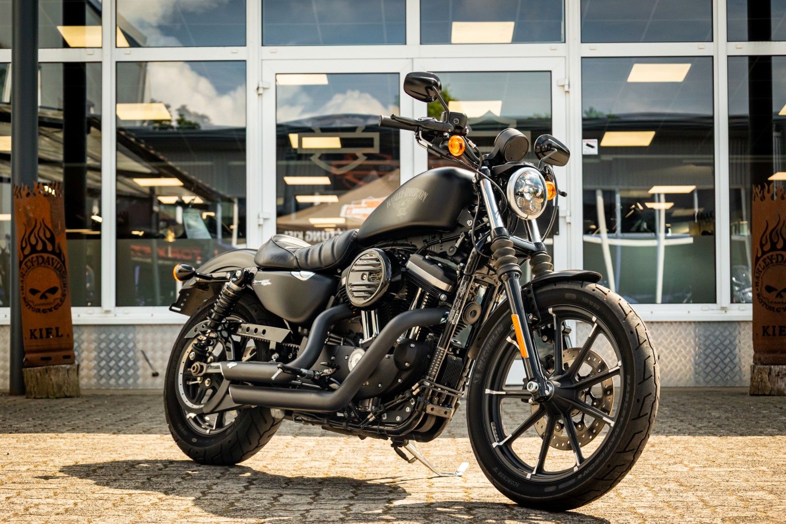 Fahrzeugabbildung Harley-Davidson XL883N Iron 883 - Vance & Hines