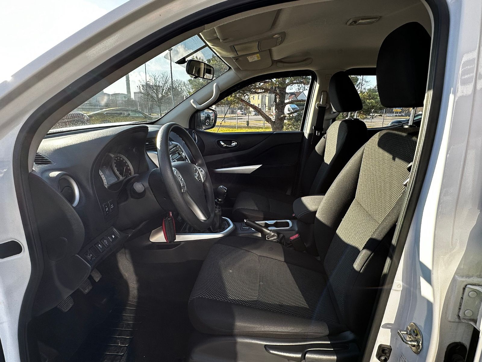 Fahrzeugabbildung Nissan Navara NP300 Acenta Double Cab 4x4