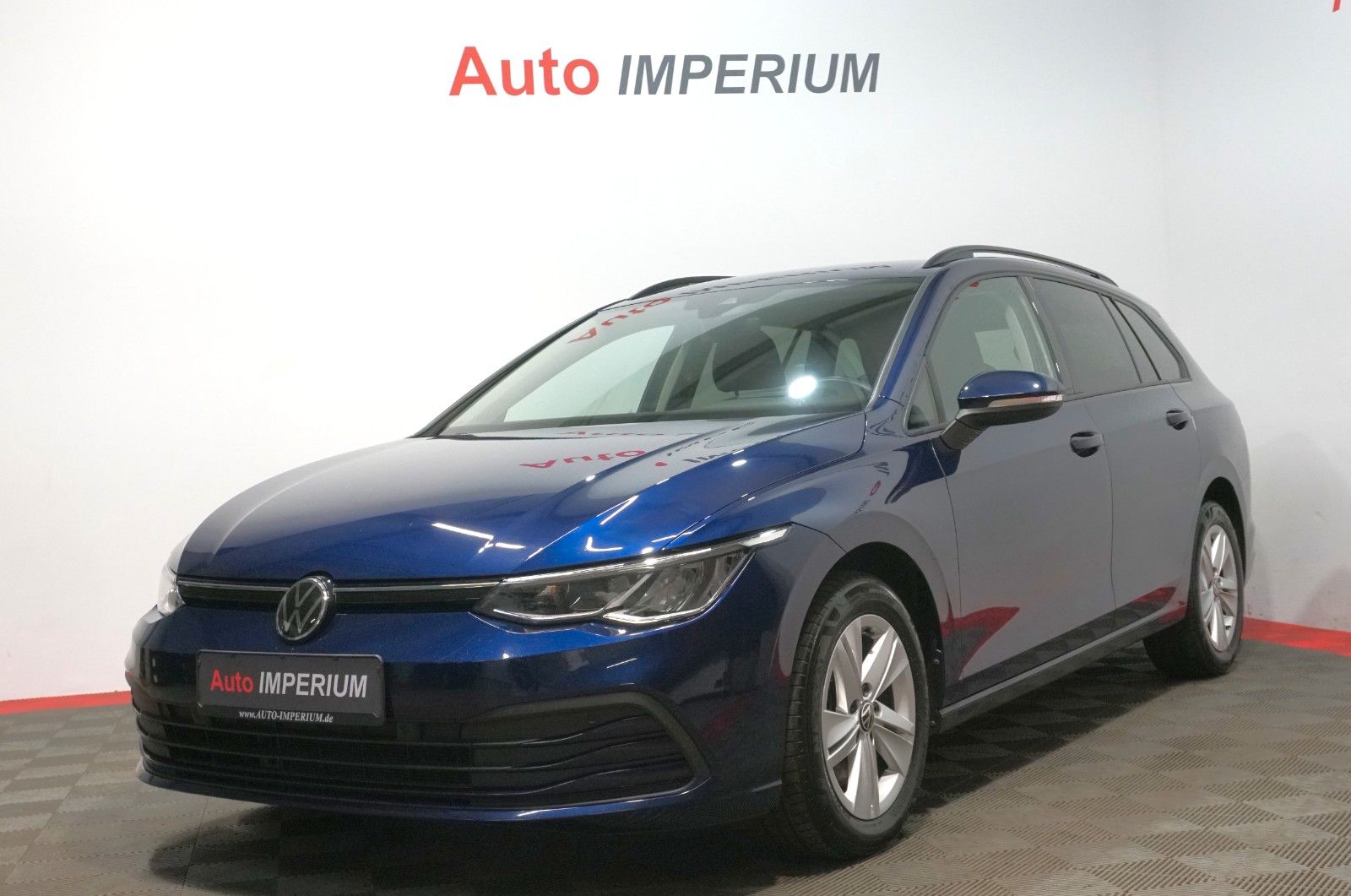 Volkswagen Golf - 1