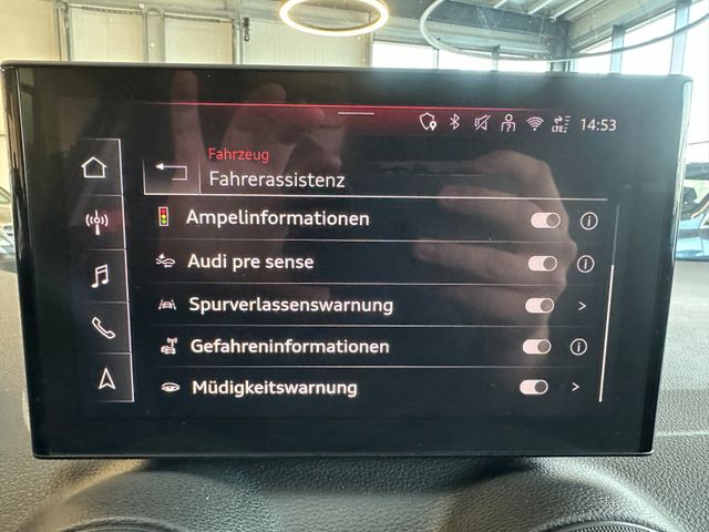 Audi Q2 30 TFSI S line *1. Hand*Klima*SHZ*Navi*BT*DAB