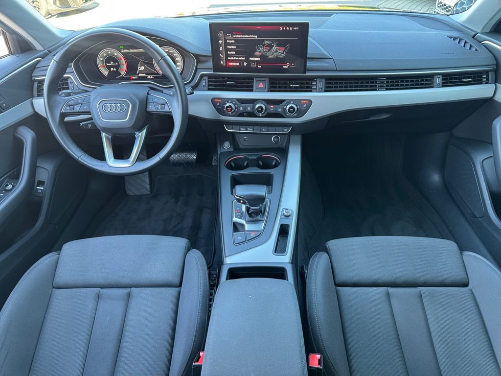 AUDI A4 2023