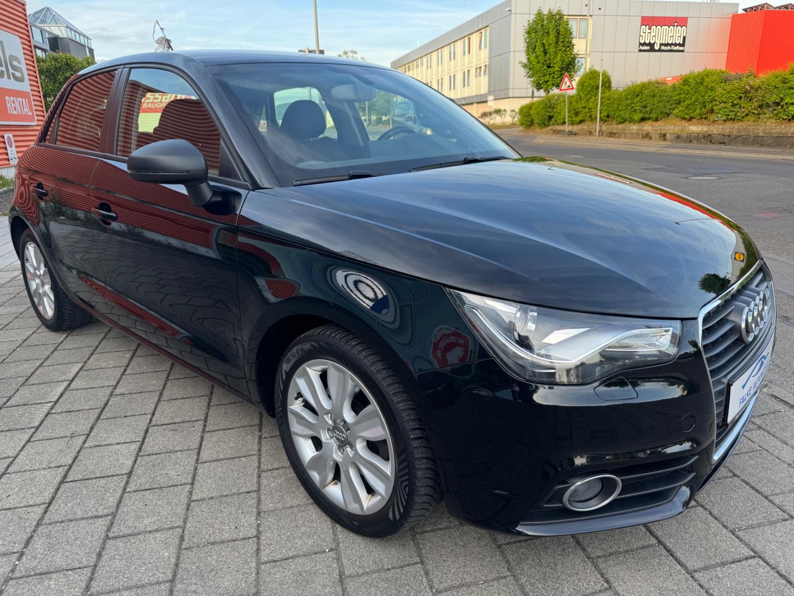 Audi A1 Sportback ambition-Xenon -Sitzheitung-1 Hand