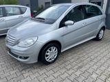 Mercedes-Benz B 170 Automatik Chromepaket Leder PDC SHZ Neuzst - Mercedes-Benz B 170 mit Panoramadach