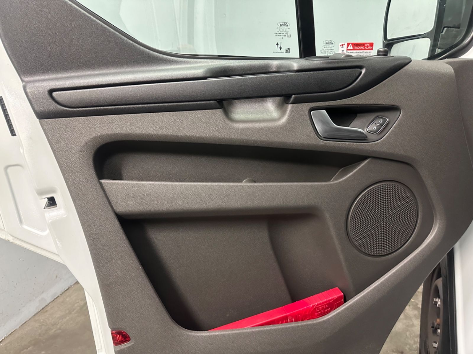 Fahrzeugabbildung Ford Transit Custom 300 L1H1 TREND*NAVI*TEMPO*KAMERA*