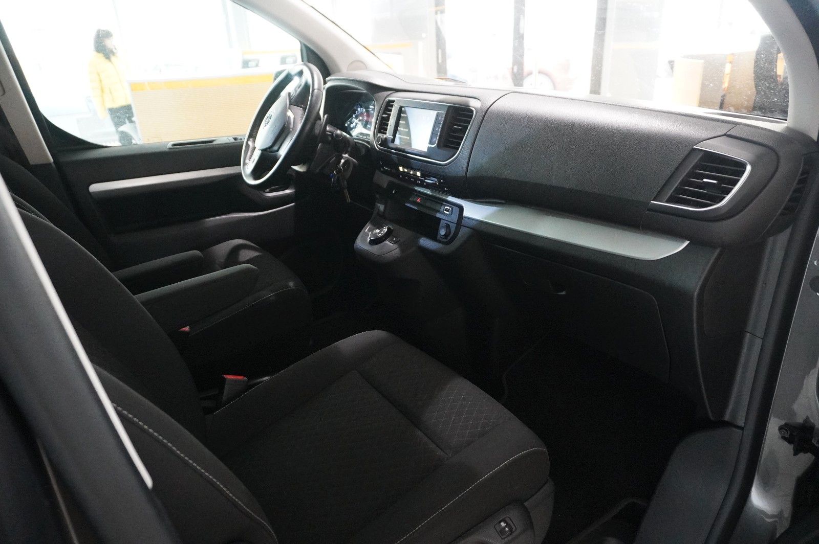 Fahrzeugabbildung Opel Zafira Life 2.0D "L" EDIT. 8-SITZE NAVI/LED/AHK