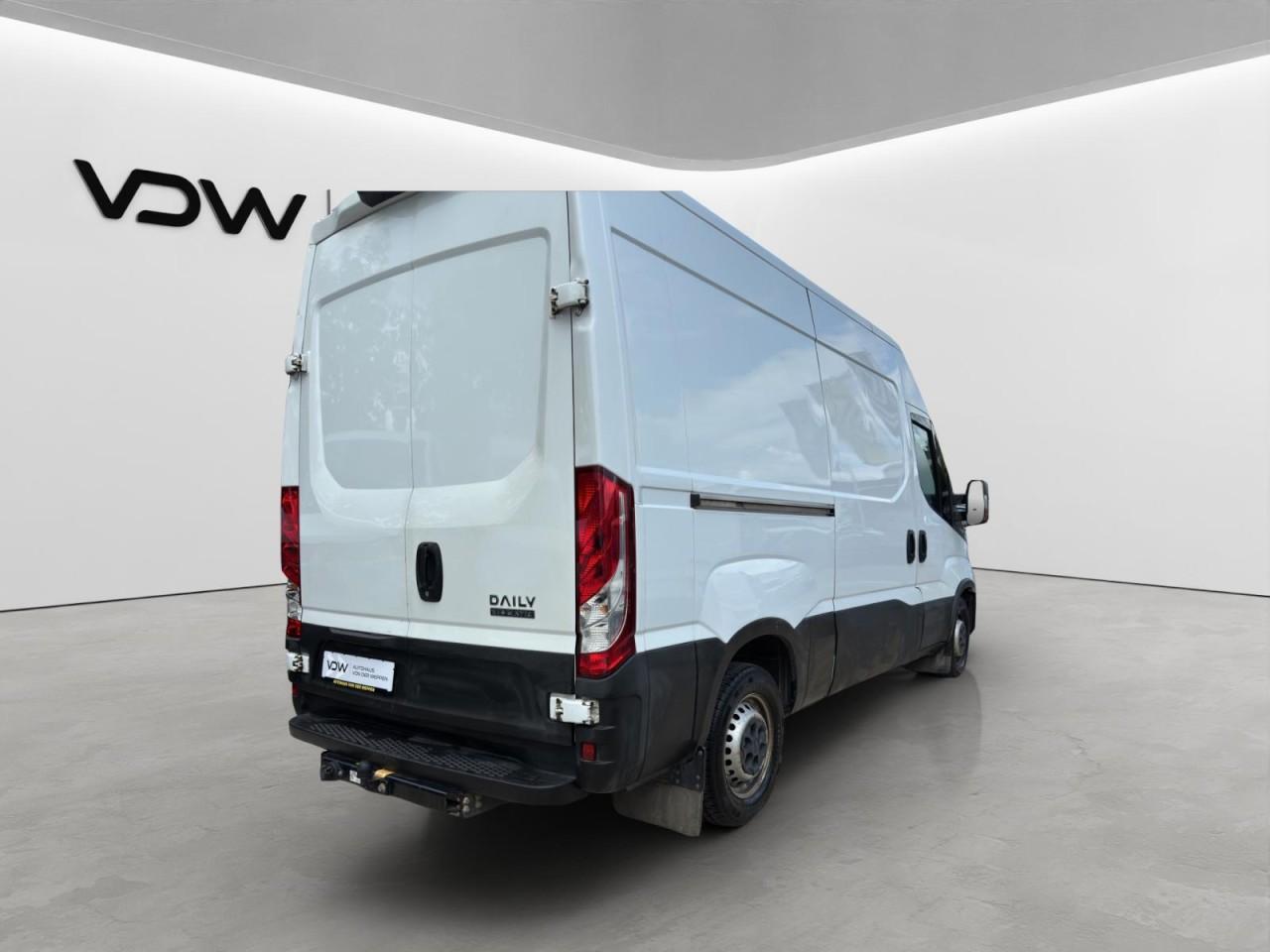 Iveco Daily Kasten 35 S16 Radstand 3520 mit AHK!!!!