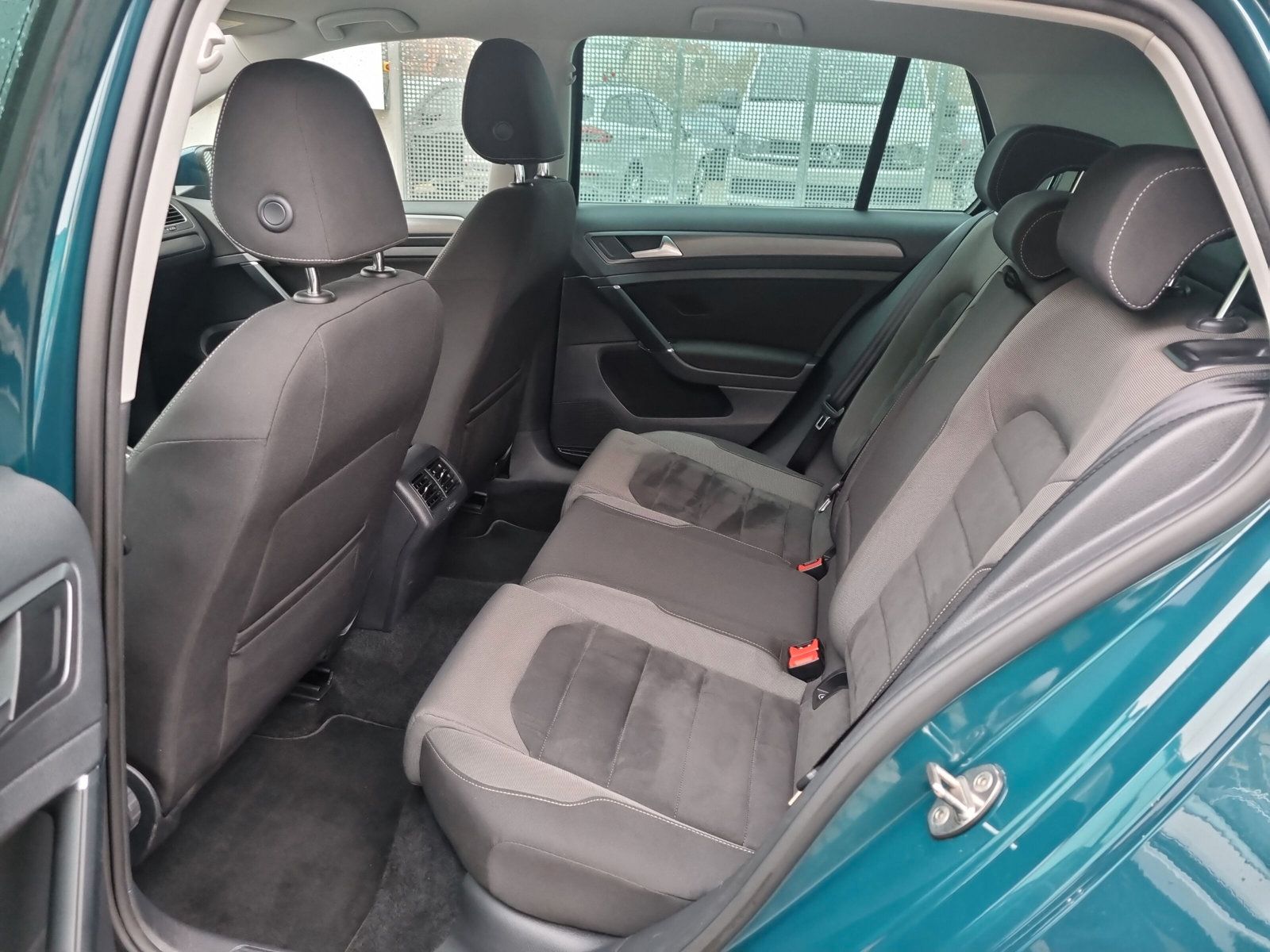 Fahrzeugabbildung Volkswagen Golf VII 1.0 TSI DSG APP NAVI ACC