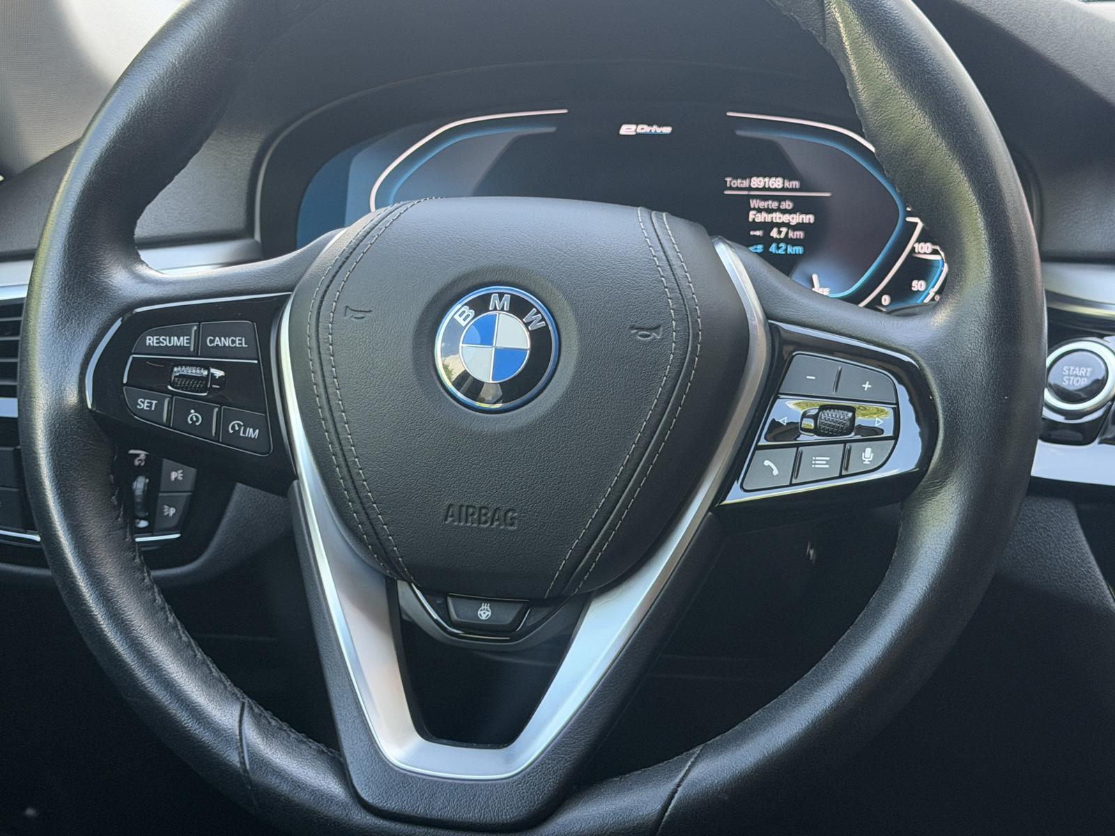 BMW 530 e xDrive Individual LED Live-Cockpit Kamera 
