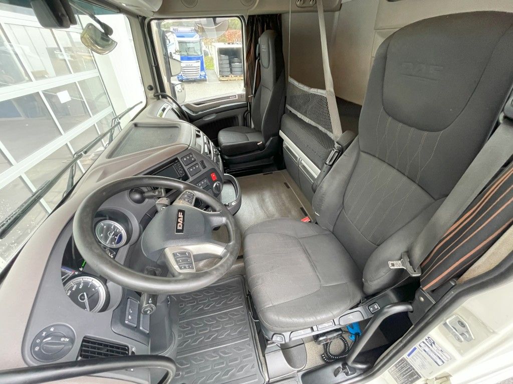 Fahrzeugabbildung DAF FT XF 480 SSC, Federung: Luft/Luft