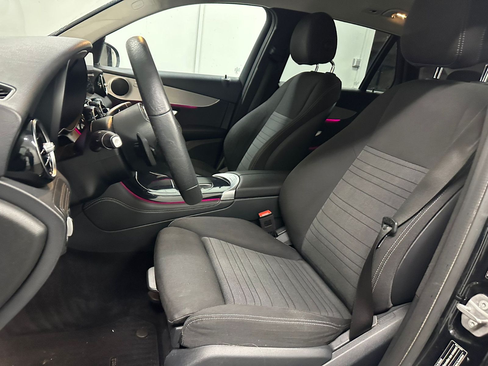Fahrzeugabbildung Mercedes-Benz GLC 300 e 4MATIC Autom. *NIGHT*LED*AHK*