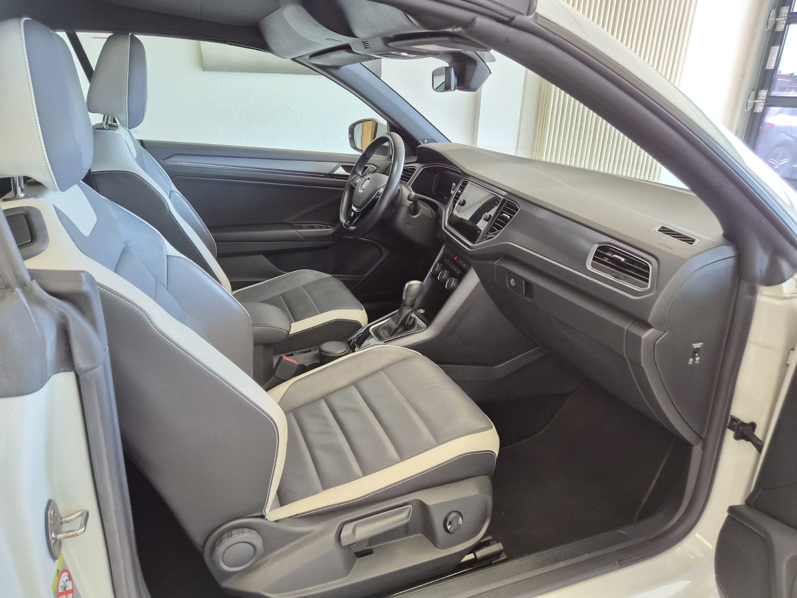 Fahrzeugabbildung Volkswagen T-Roc Cabriolet Style/KLIMA/SCHECKHEFT