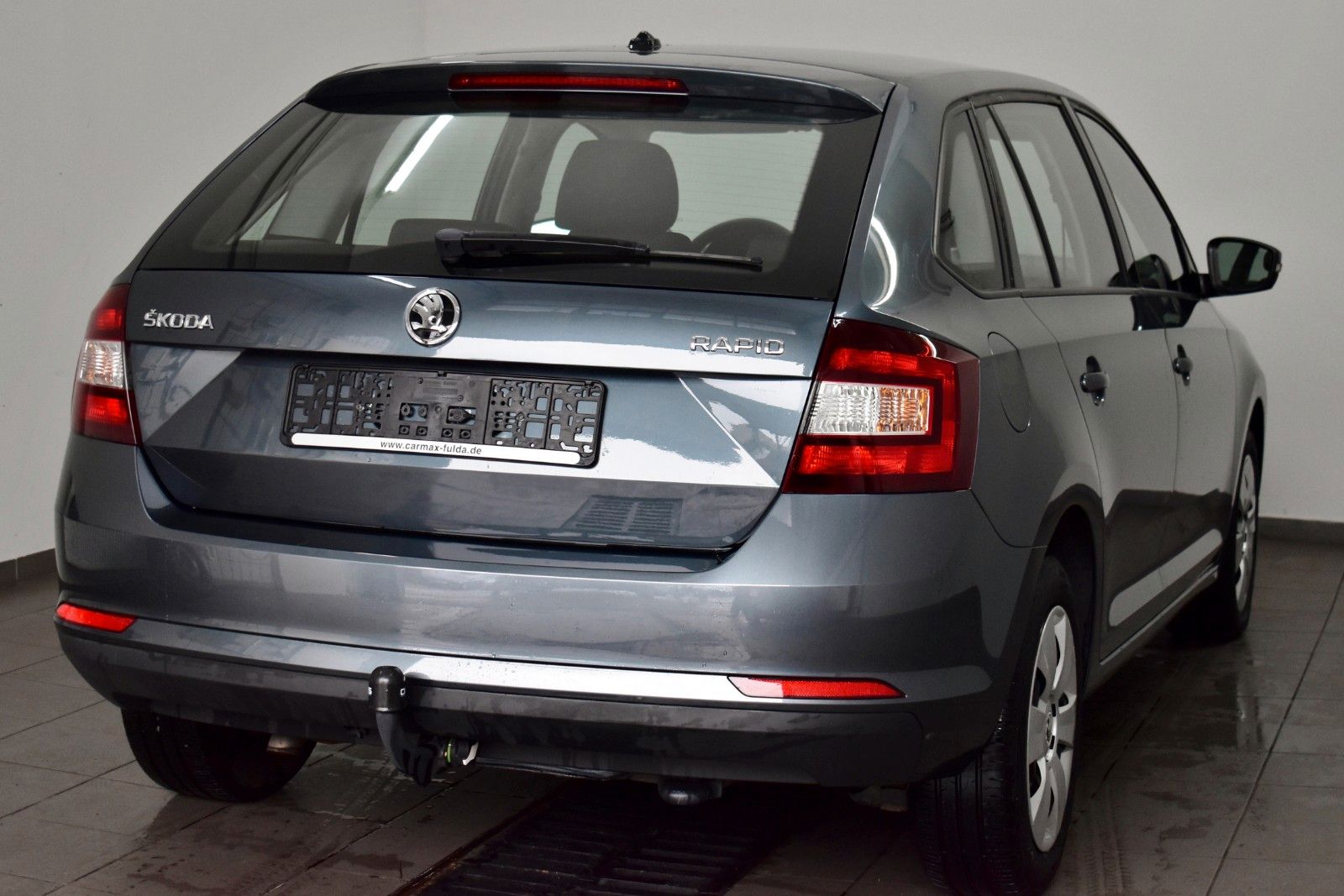 Fahrzeugabbildung SKODA Rapid Spaceback Active AHK,8-fach bereift