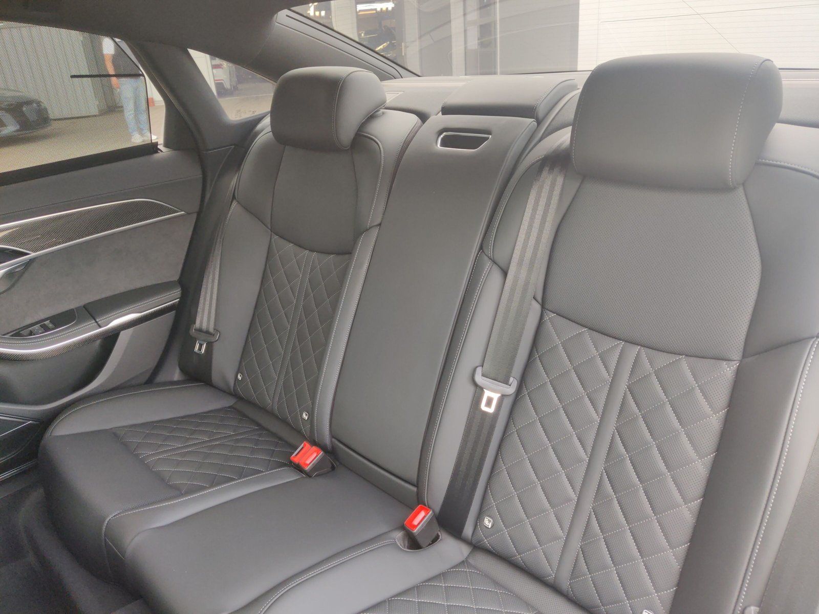 Audi S8 - Bild 13