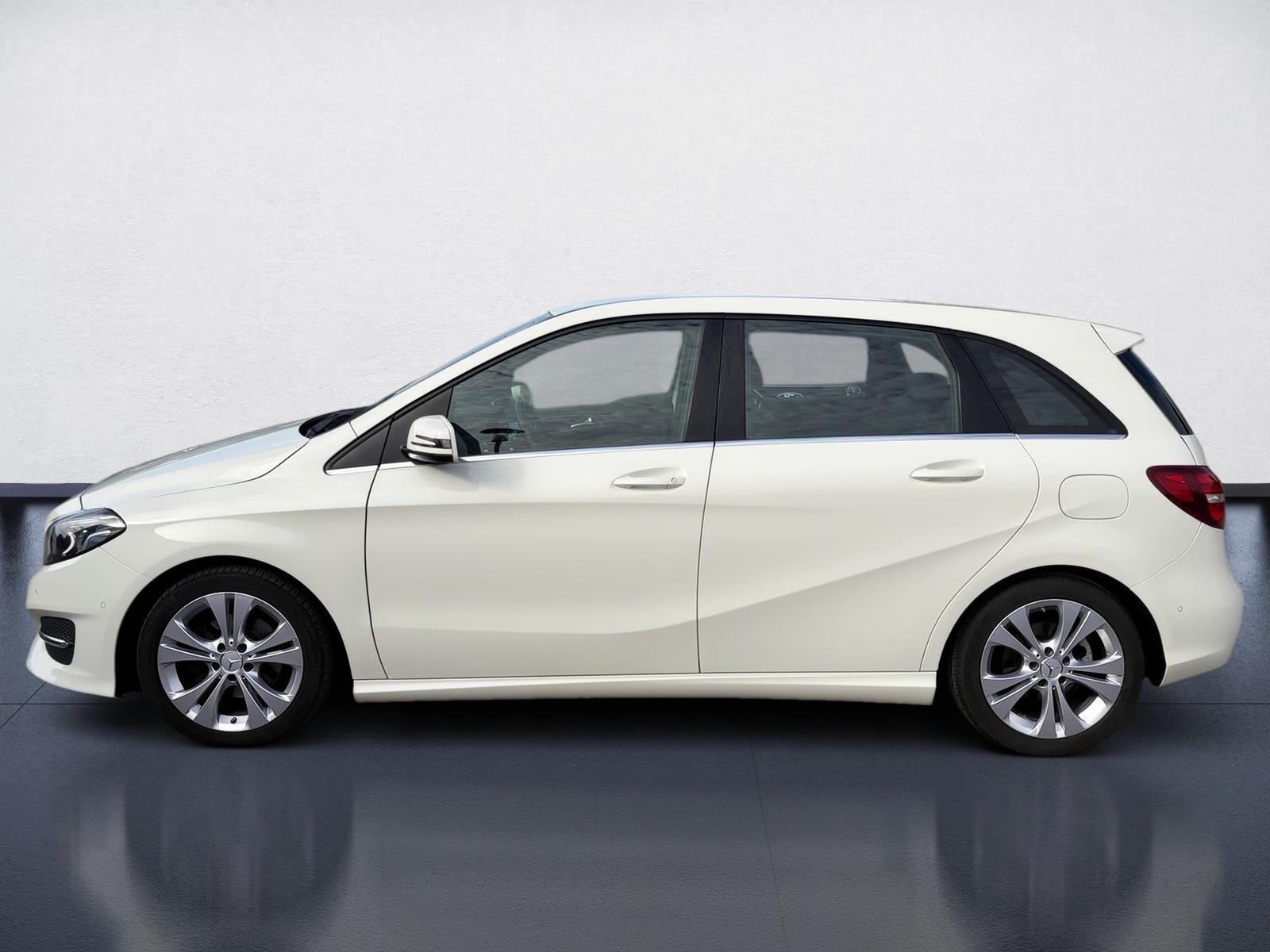 Mercedes-Benz B 180 1.6 L Edition B DSG RFK NAVI SHZ GRA PDC