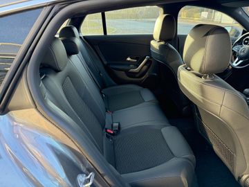 Mercedes CLA 180 Shooting Brake - 10