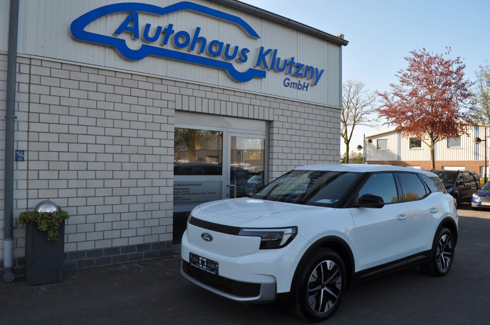 Ford Explorer DUAL ENGINE AWD/E-KLAPPE/HUP/PDC imagem 3