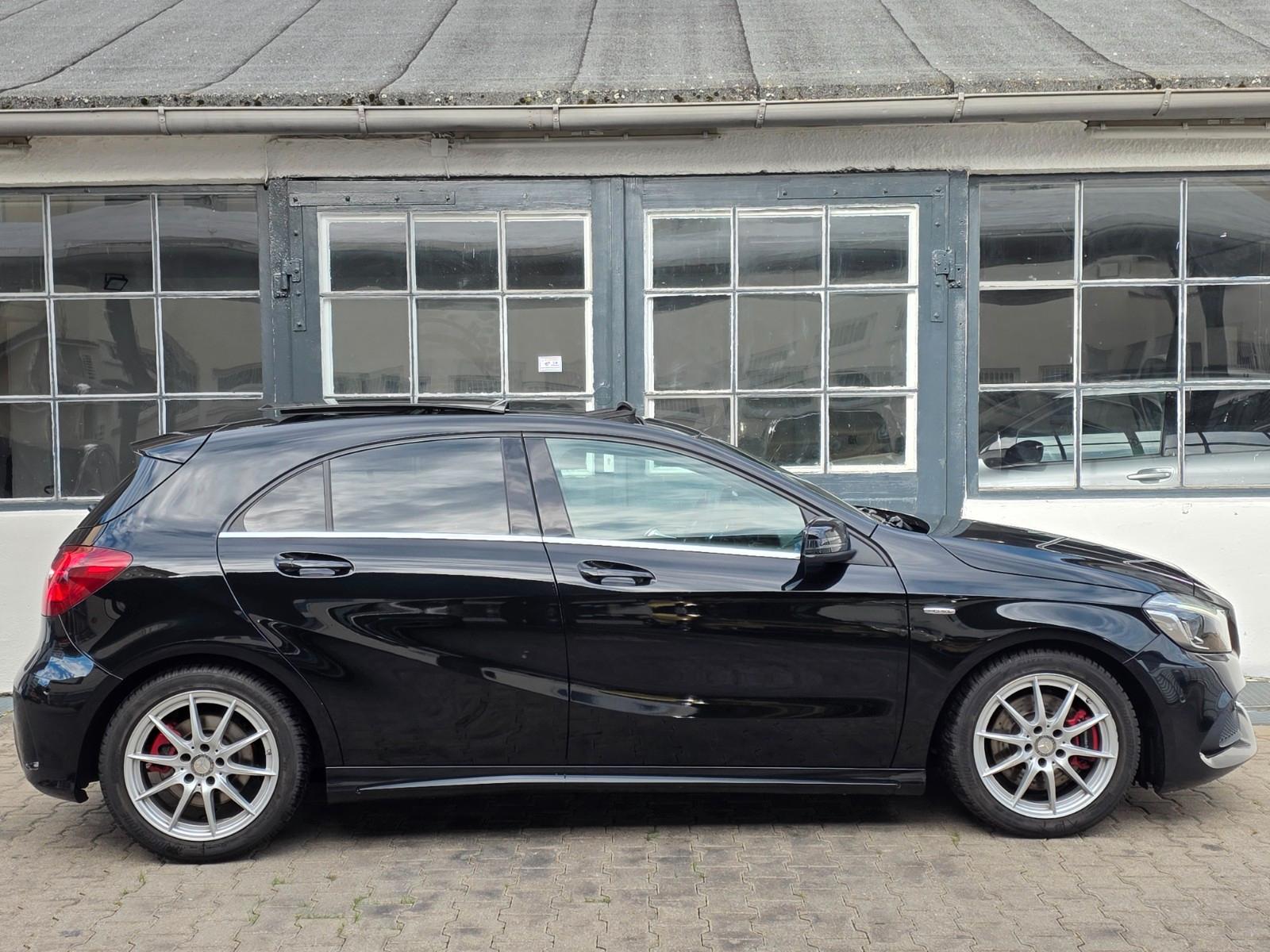 Mercedes-Benz A 250 4Matic Sport/AMG-LINE