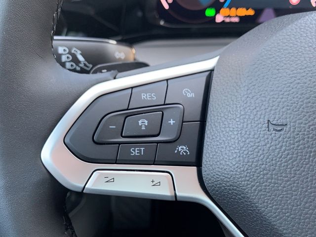 Golf VIII 1.5 eTSI Style PDC SHZ NAVI LED ACC