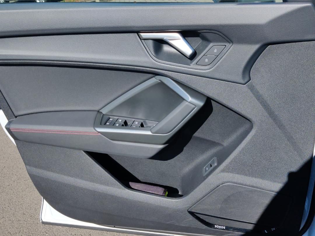 Fahrzeugabbildung Audi Q3 S line 35 TFSI. AHK,Kamera,LED,Leder,Navi,LM