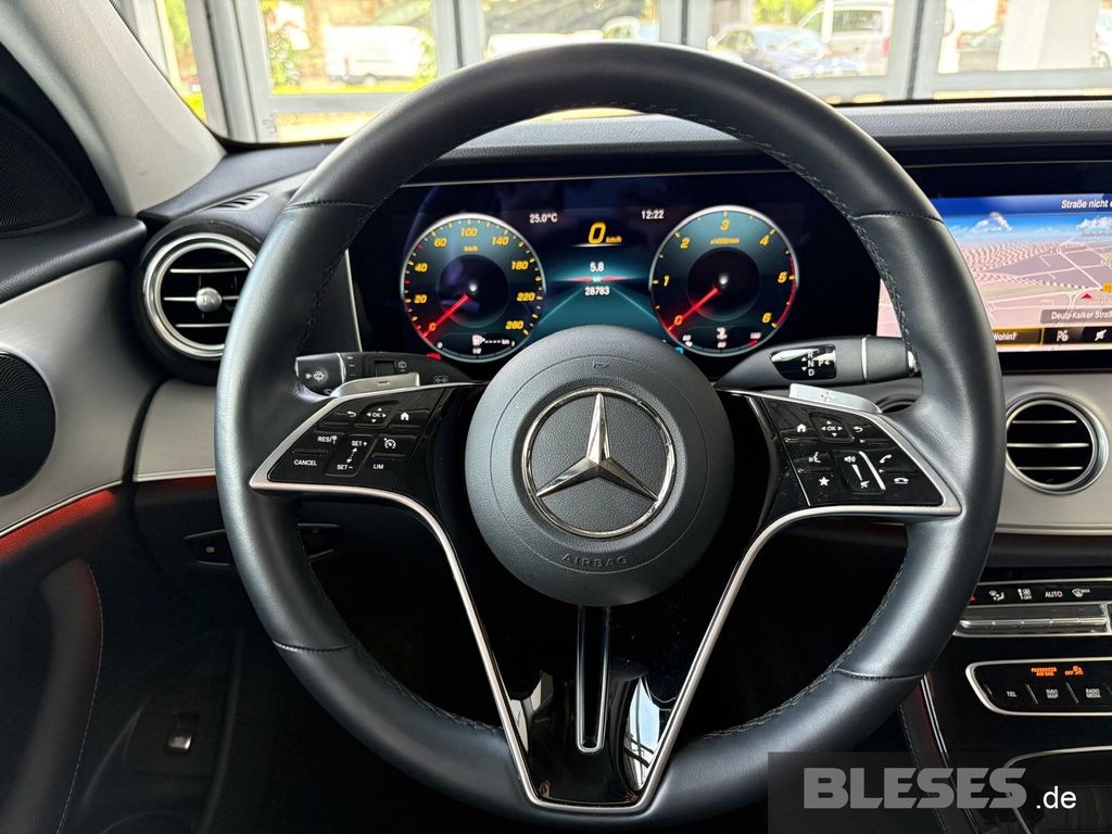 MERCEDES-BENZ E 220 – Bild 11
