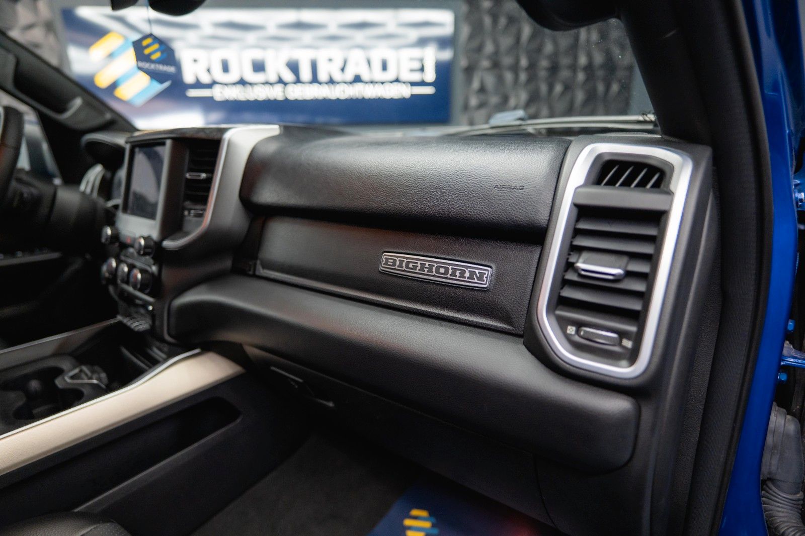 Fahrzeugabbildung Dodge RAM 5.7 V8 HEMI 4x4 OFFROAD Night Limited 19%