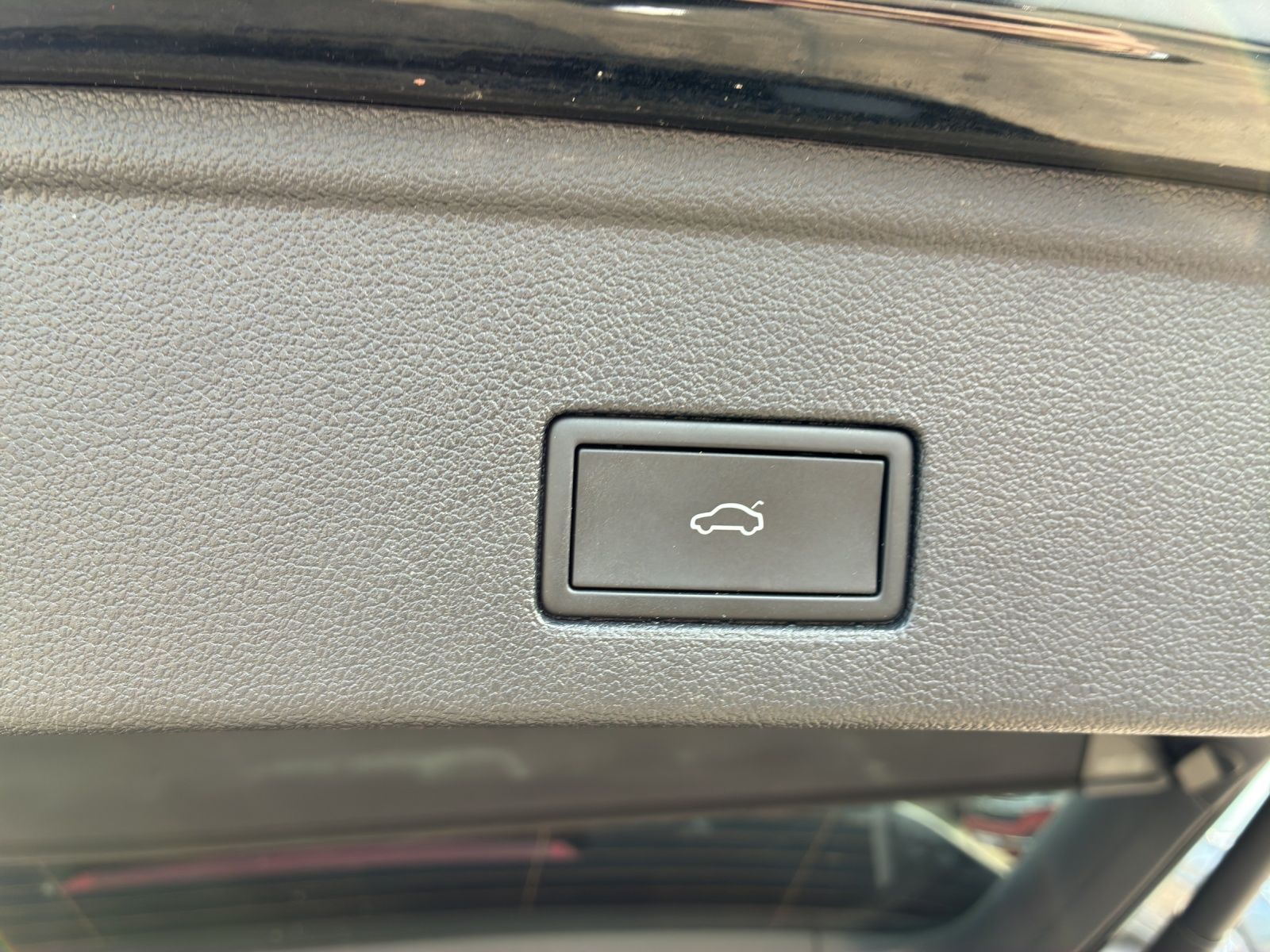 Fahrzeugabbildung Volkswagen Touareg 4M TDI DSG LED ACC STH SH LRHzg RearView