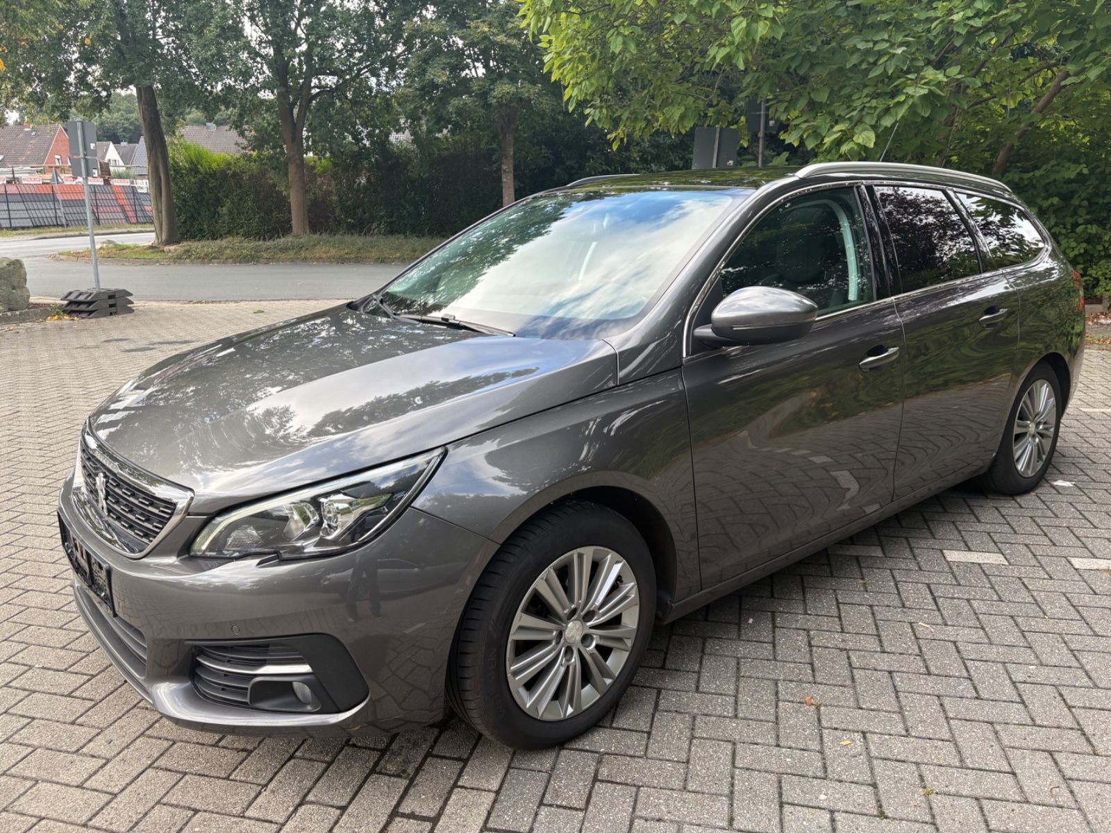 Photo 2 of PEUGEOT 308