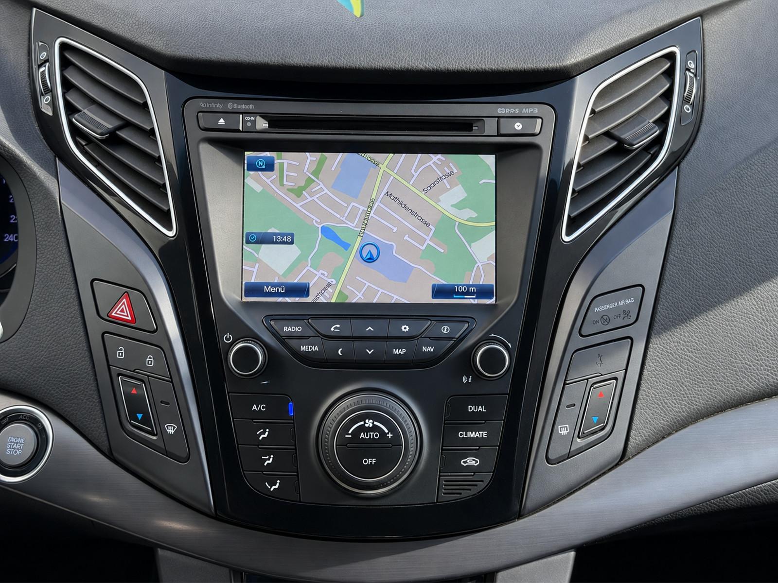 Hyundai i40 2013 — photo 11