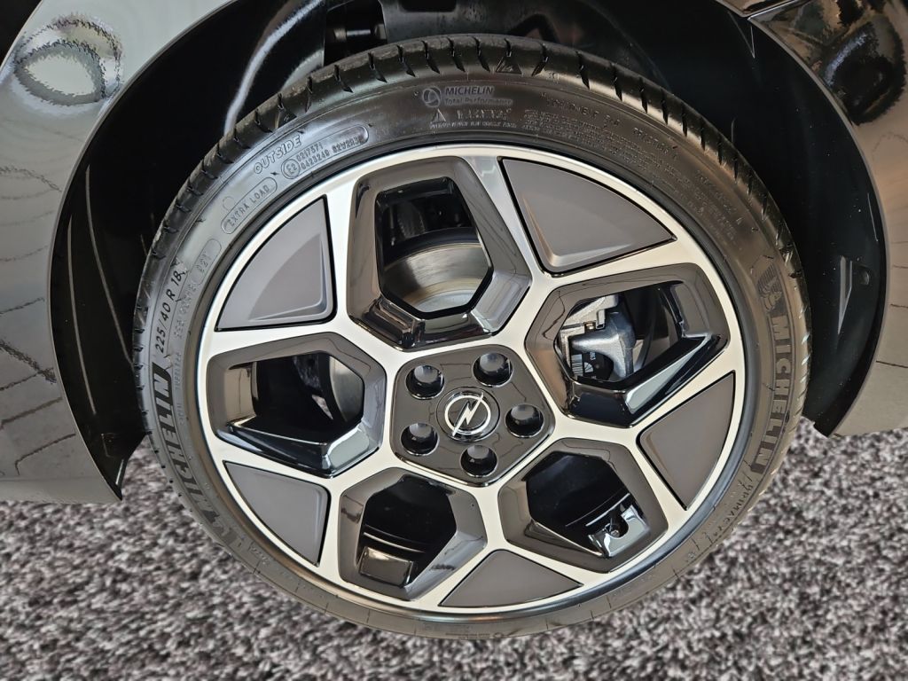 Fahrzeugabbildung Opel Astra ST Plug-In-Hybrid Ultimate AHZV