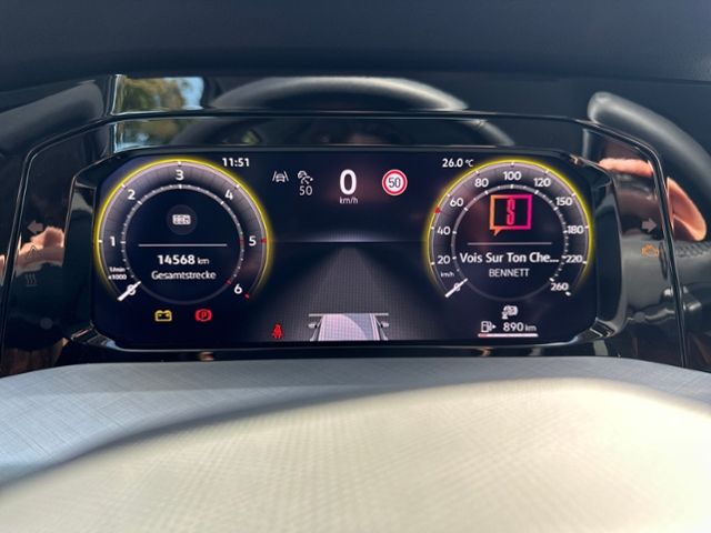 Fahrzeugabbildung Volkswagen Golf VIII Variant 2.0 TDI LIFE SHZ LED NAVI KLIM