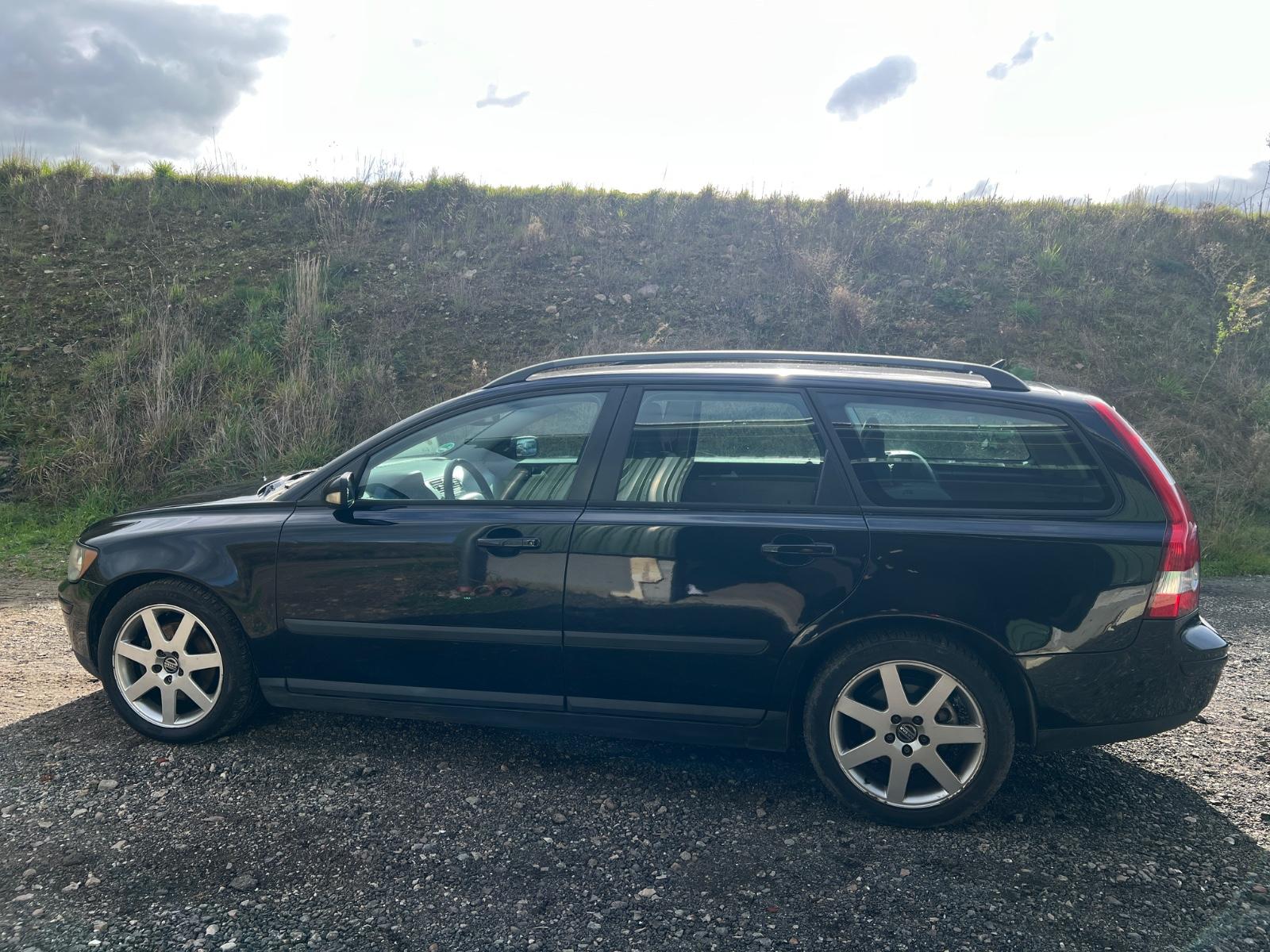 Volvo V50 2004 — interior