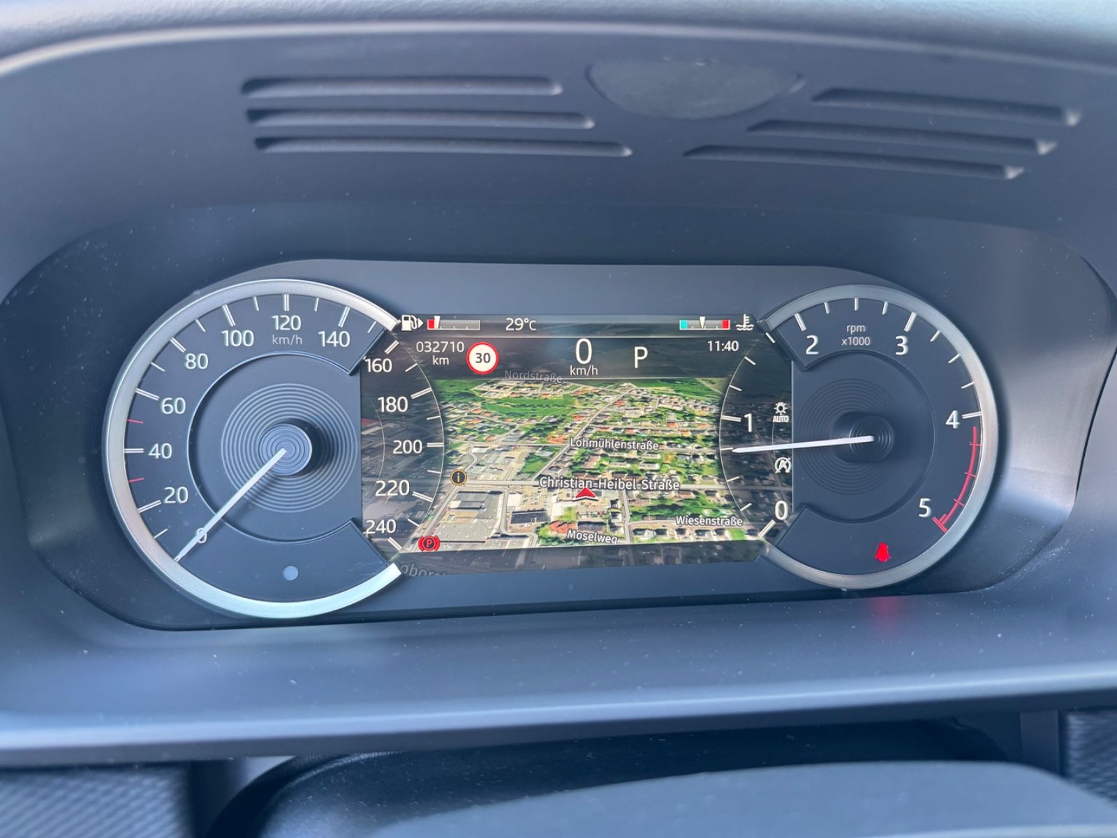 Fahrzeugabbildung Land Rover Discovery  R-Dynamic AWD/7-SITZER/360'°Cam/AHK