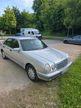 Mercedes-Benz Mercedes W210 E200 Classic - Mercedes-Benz E 200: Limousine, W210
