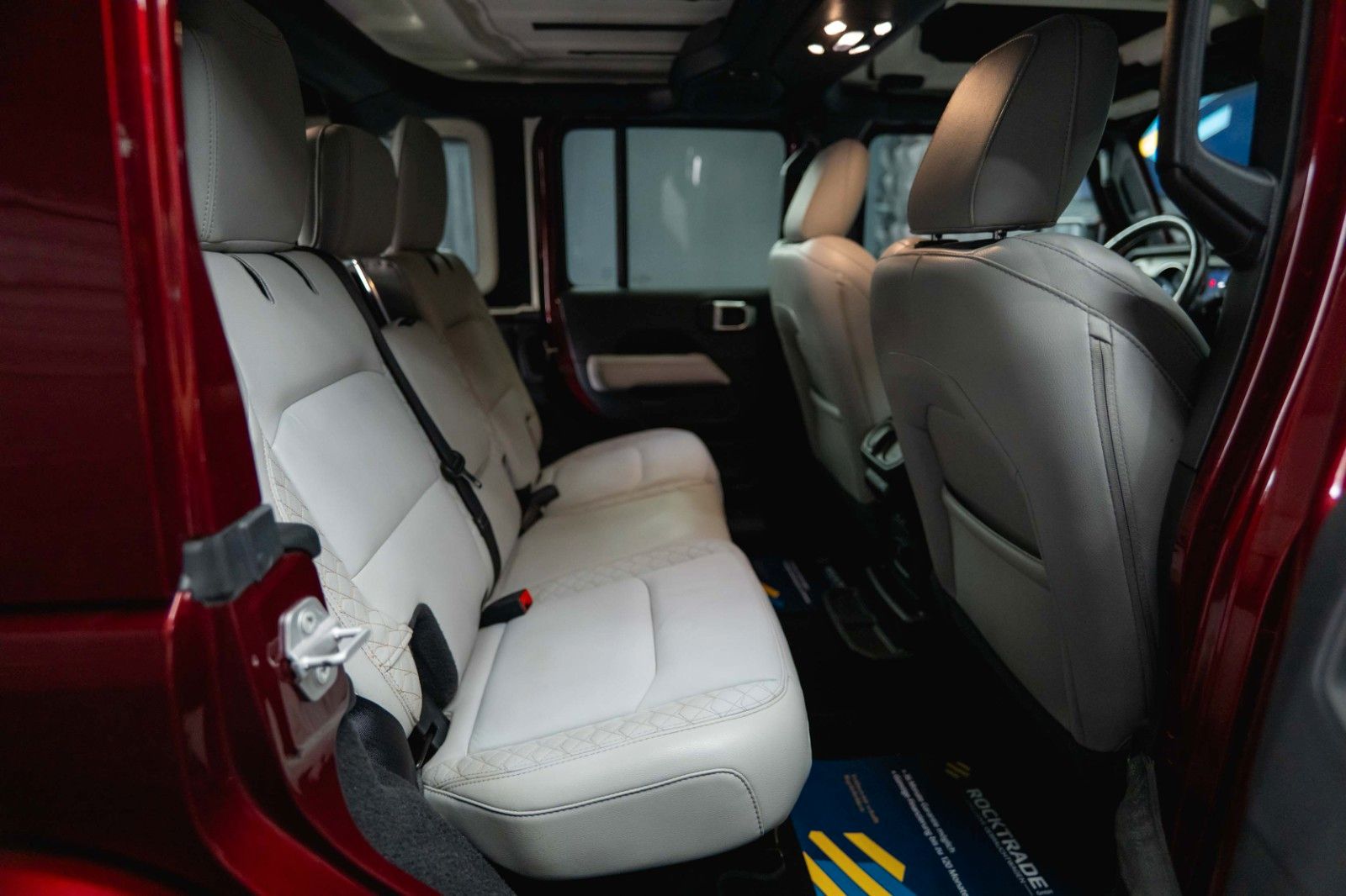 Fahrzeugabbildung Jeep Wrangler 3.0L EcoDiesel Unlimited Sahara 4x4 ACC