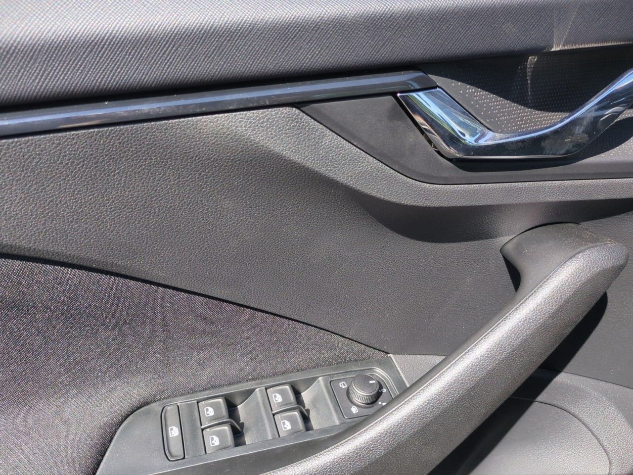 Fahrzeugabbildung SKODA Kamiq Selection 1.0 TSI DSG - AHK,Matrix,Kamera