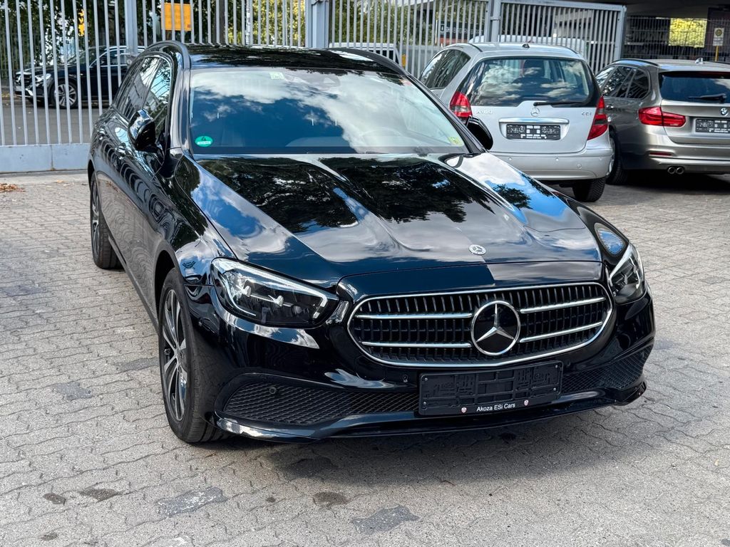 Image of Mercedes-Benz E 300