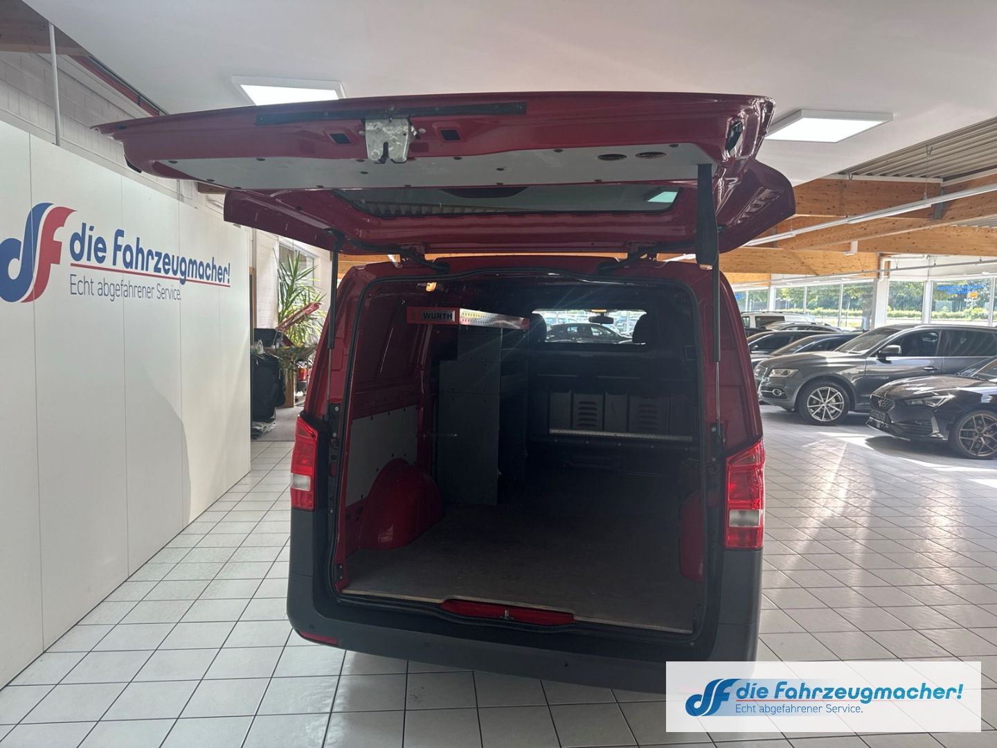 Fahrzeugabbildung Mercedes-Benz Vito Kasten 114 CDI  lang Temp PDCv+h Klima Berg