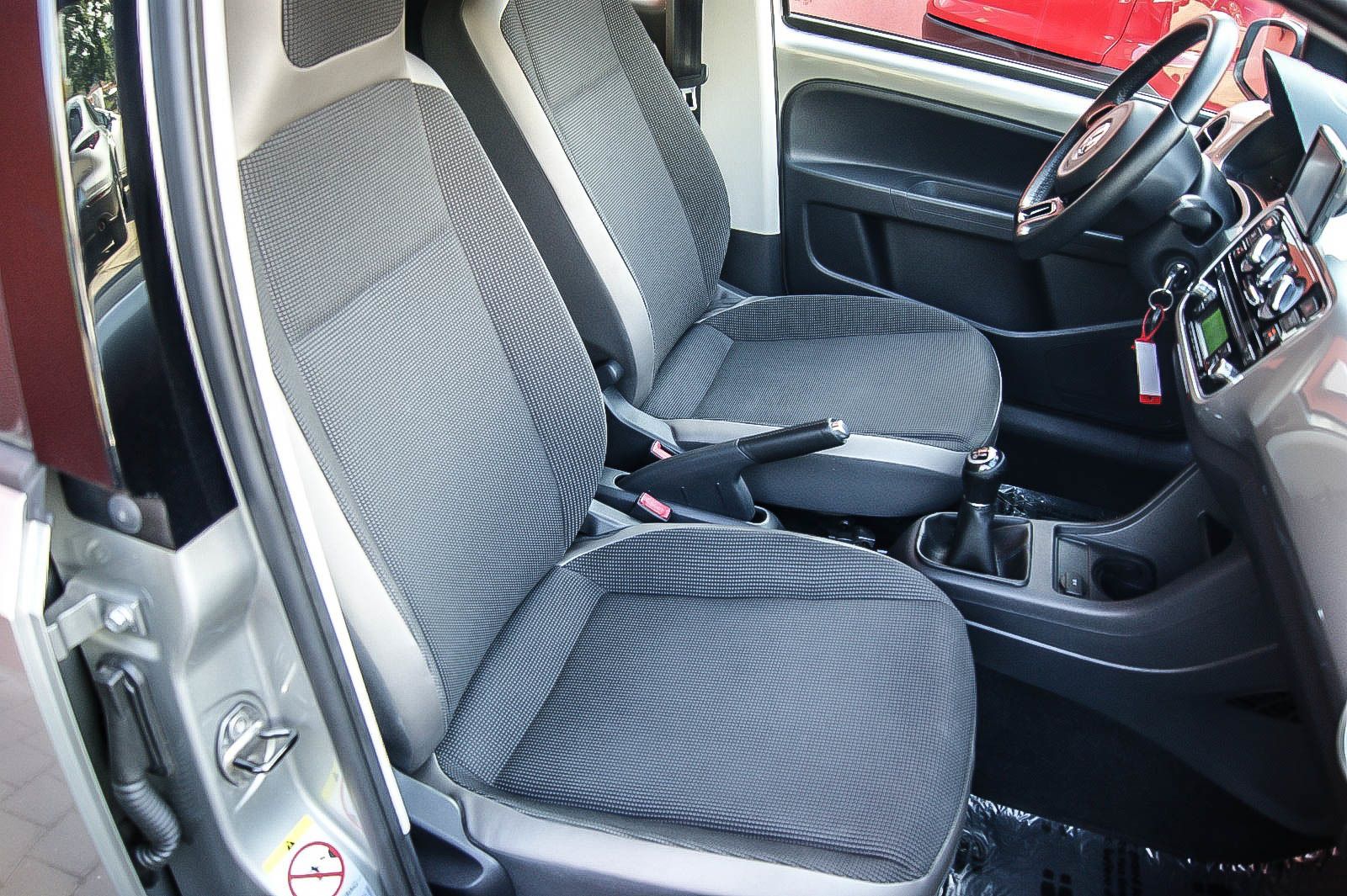 Fahrzeugabbildung Volkswagen up! high up BMT NAVIGATION KLIMA SITZHEIZUNG ALU