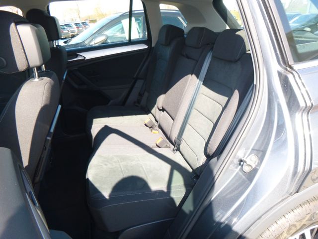 Fahrzeugabbildung Volkswagen Tiguan 2,0 TDI 4Motion >AUT/KAM/NAV/SHZ/ACC<