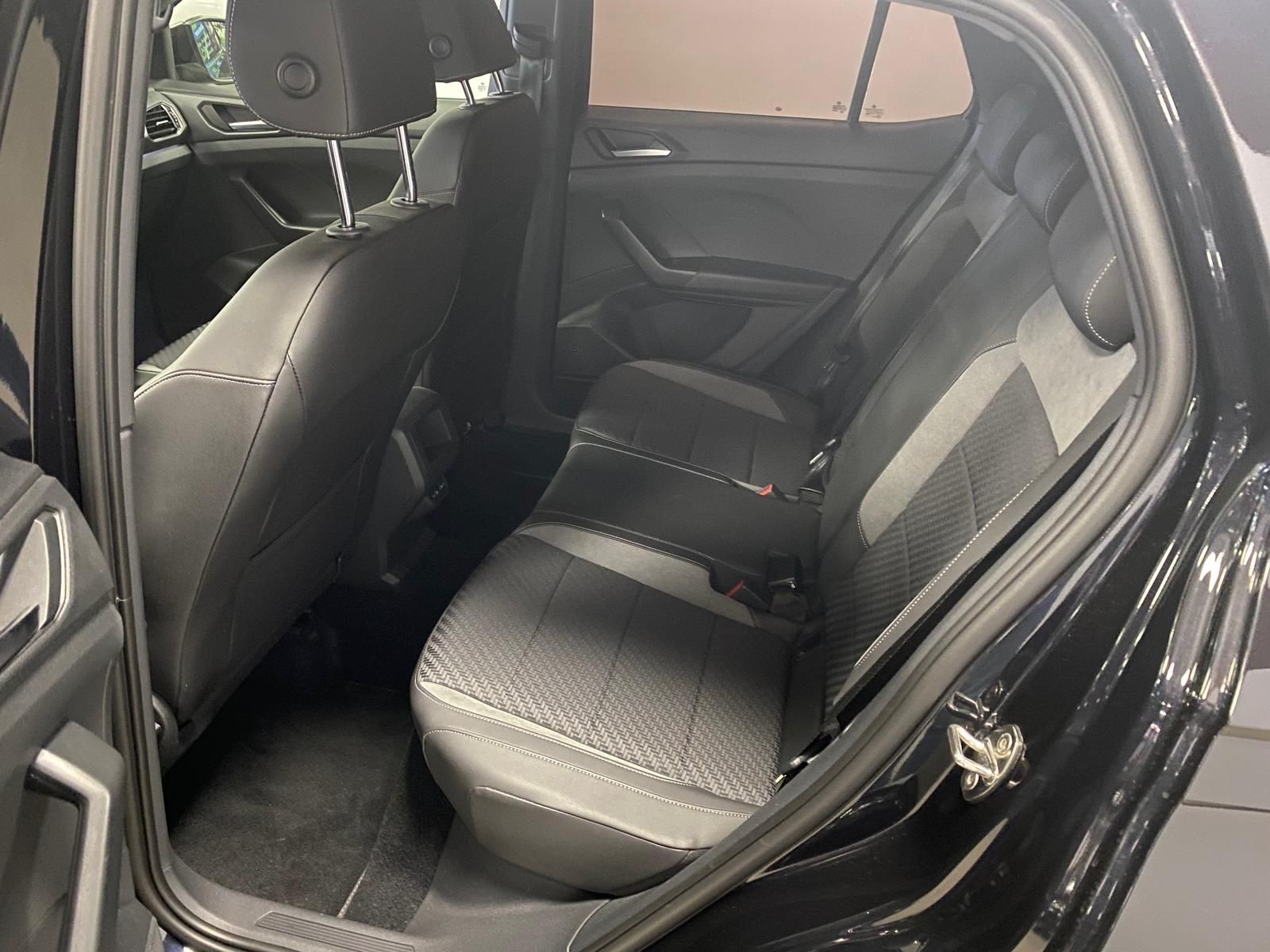 Fahrzeugabbildung Volkswagen T-Cross 1.5 TSI DSG Style R-Line+ACC+RFK+APP+LED