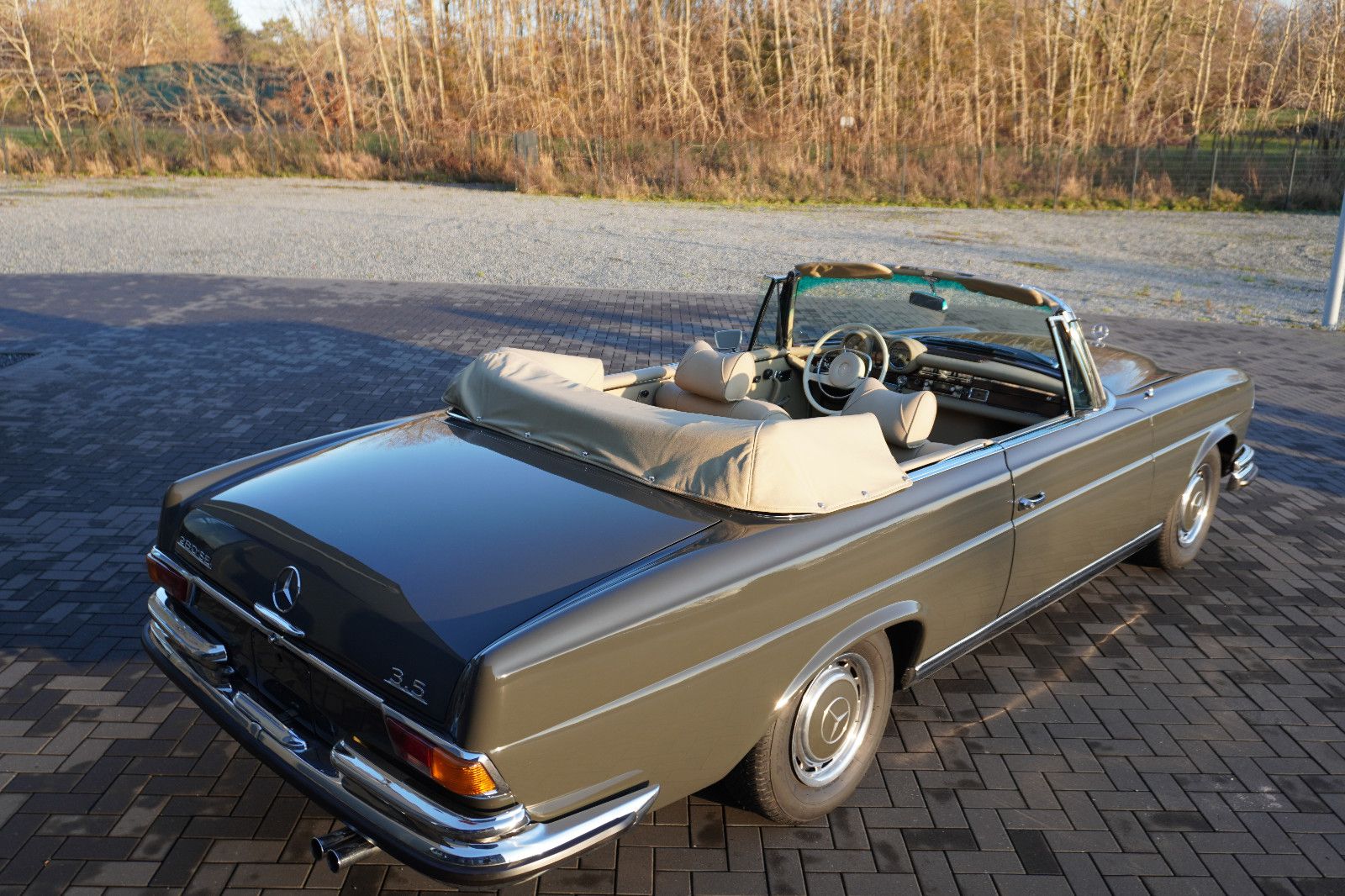 Fahrzeugabbildung Mercedes-Benz 280 SE 3,5 Cabriolet Conversion