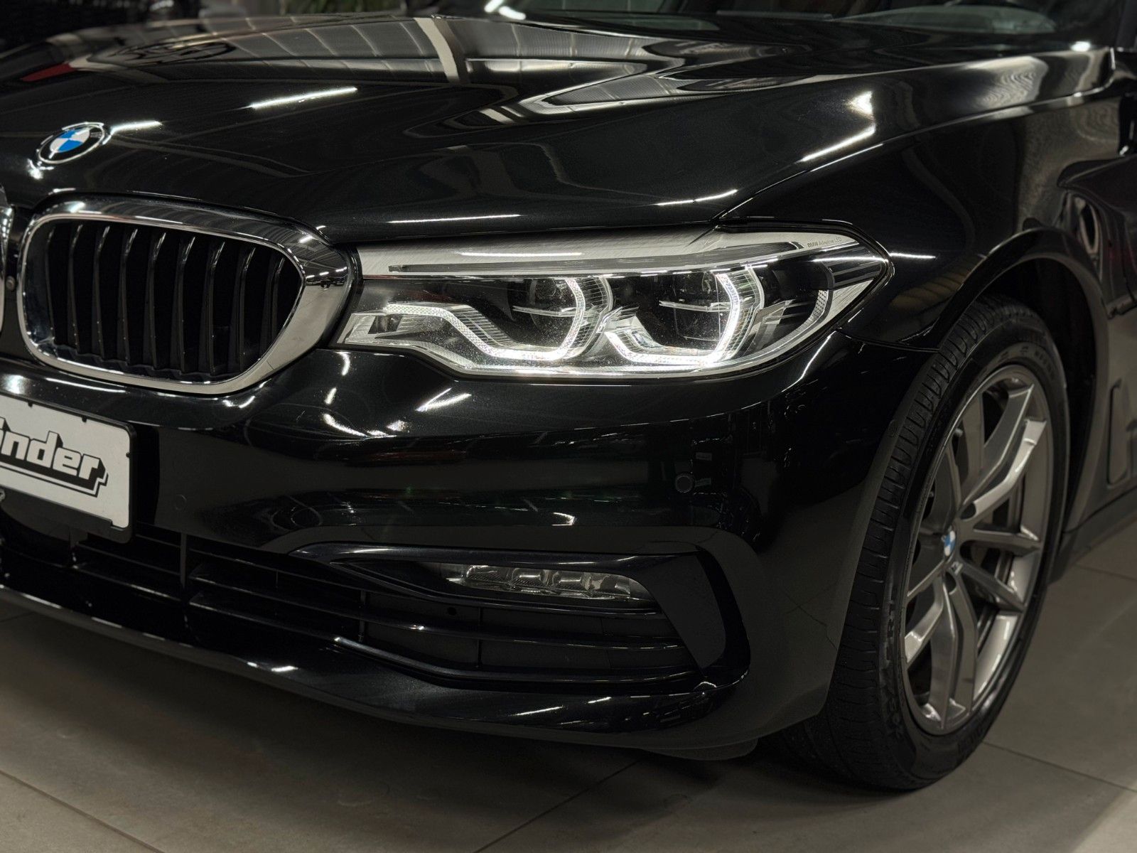 Fahrzeugabbildung BMW 530D Touring Sport Line Voll+AHK+Garantie