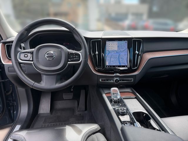 Volvo XC60 Ultimate Bright AWD*AHK*4C*