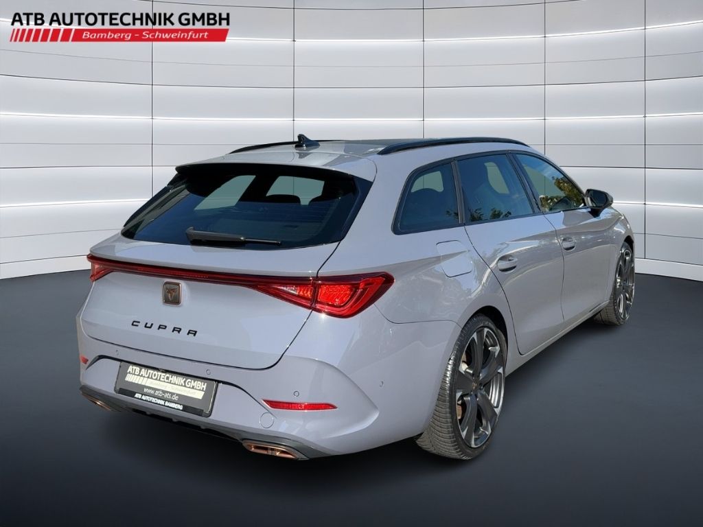 Fahrzeugabbildung CUPRA Leon VZ e-Hybrid, Allwetter, Panoramadach, Navi,