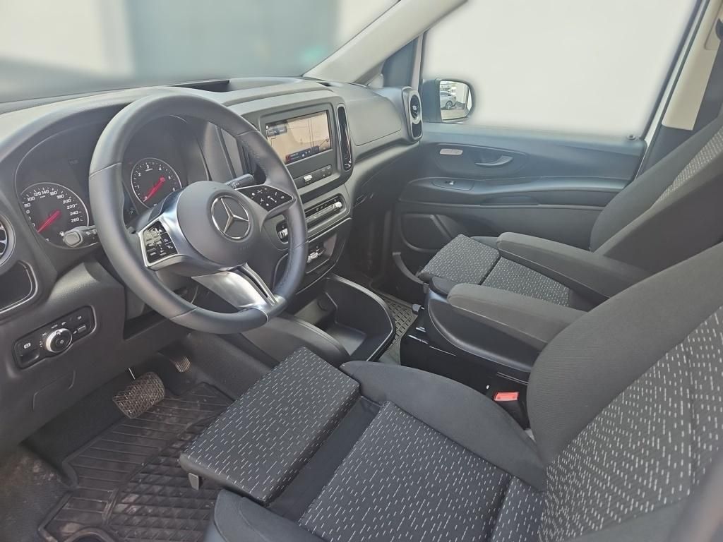 Fahrzeugabbildung Mercedes-Benz Vito 119 Kasten lang 4x4 2 Sitze 2,5t AHK MBUX