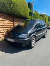 Opel Zafira - Opel Zafira aus 2000 mit Diesel-Antrieb