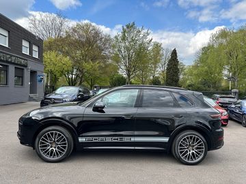 Porsche Cayenne - 12
